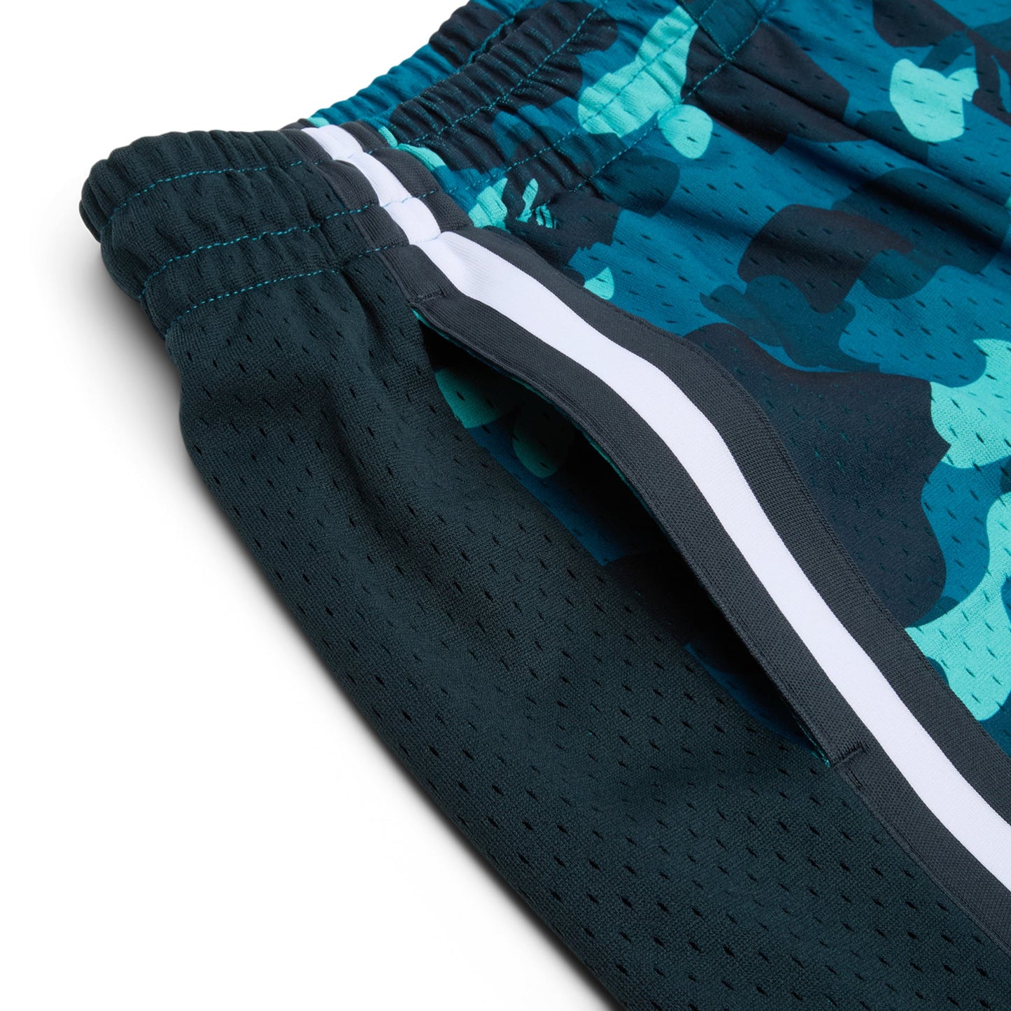 A Bathing Ape Color Camo Mesh Relaxed Fit Shorts M (Green)