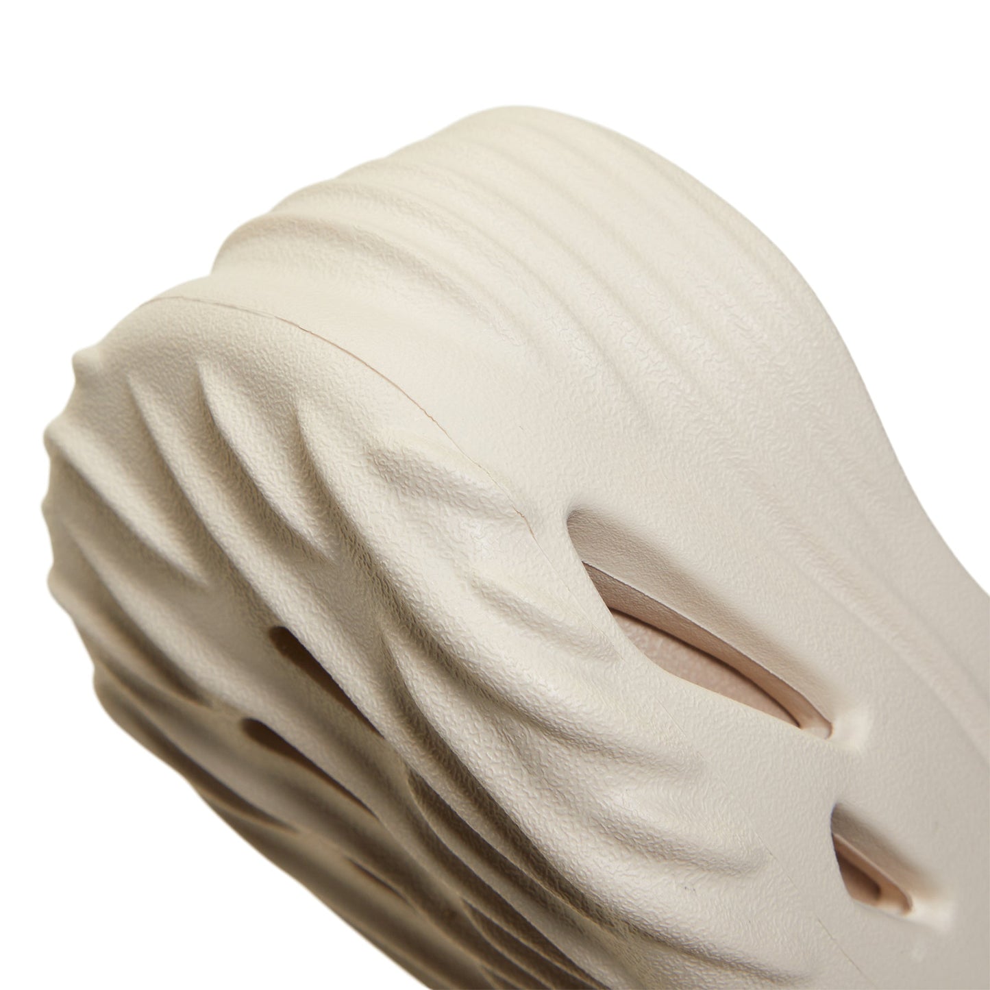 Crocs Echo Wave (Almond Tint)