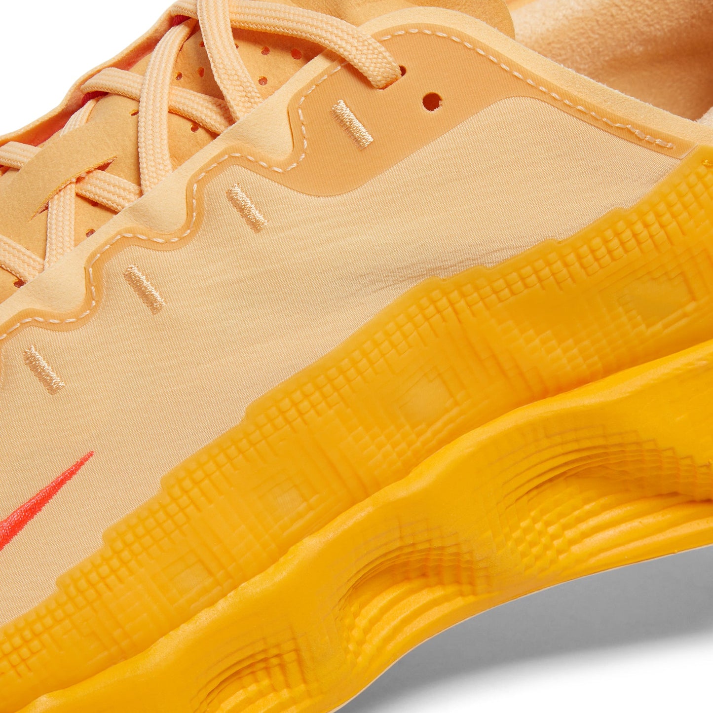 Nike Ava Rover (Celestial gold/Bright crimson)