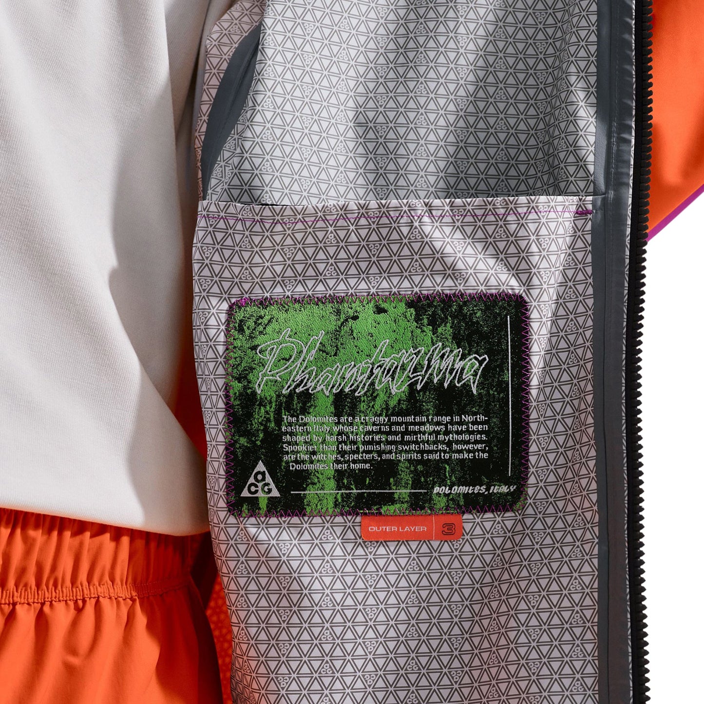 Nike ACG "Phantazma" Jacket (Vivid Purple/Black/Summit White)