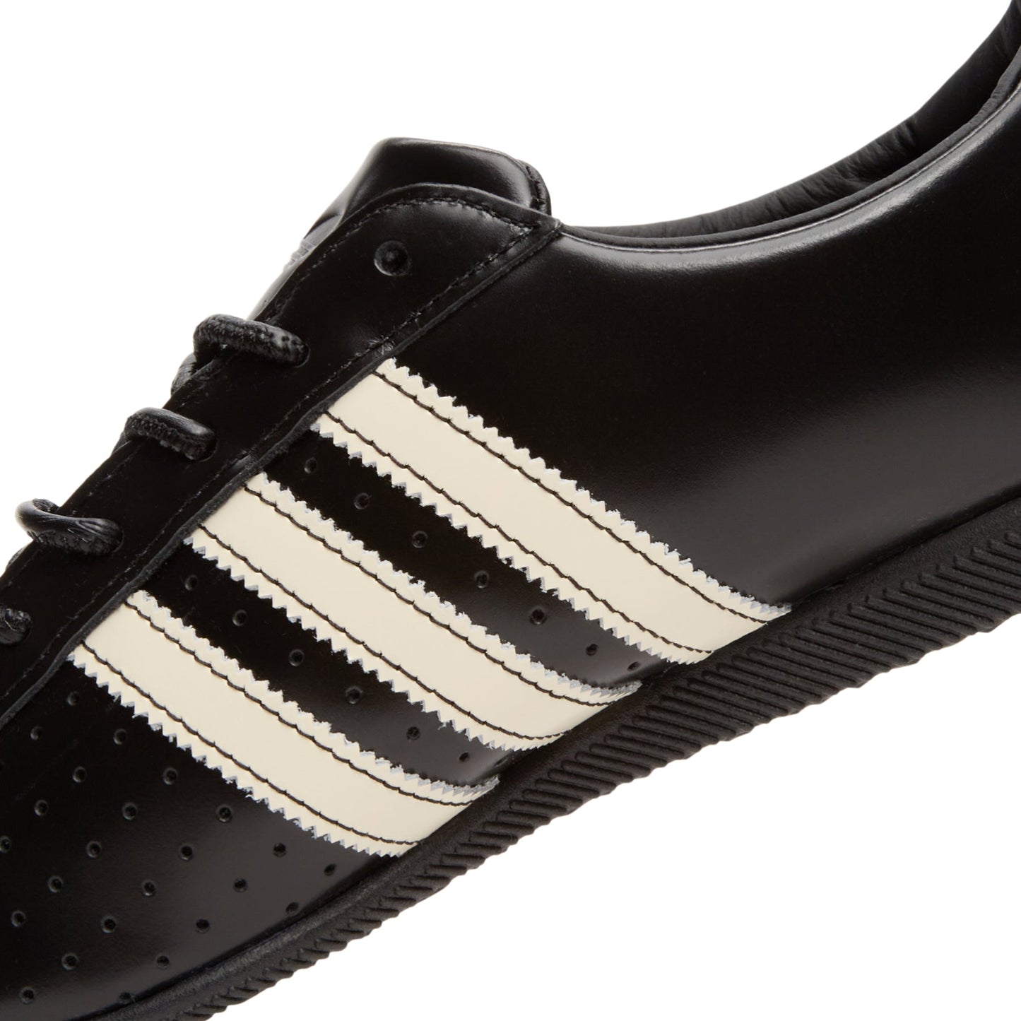 adidas Japan Lux W (Core Black/Cream White/Gold Met.)